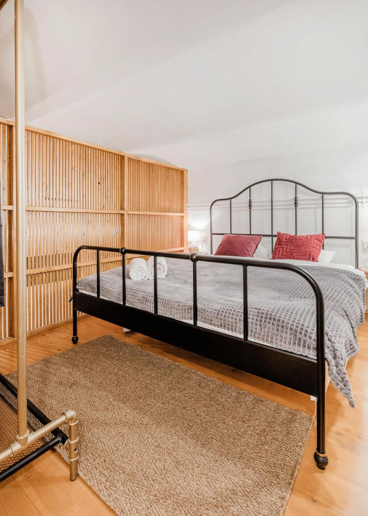 Wellness Wonderland: Garden, Sauna, Jacuzzi In Cbd ブダペスト エクステリア 写真