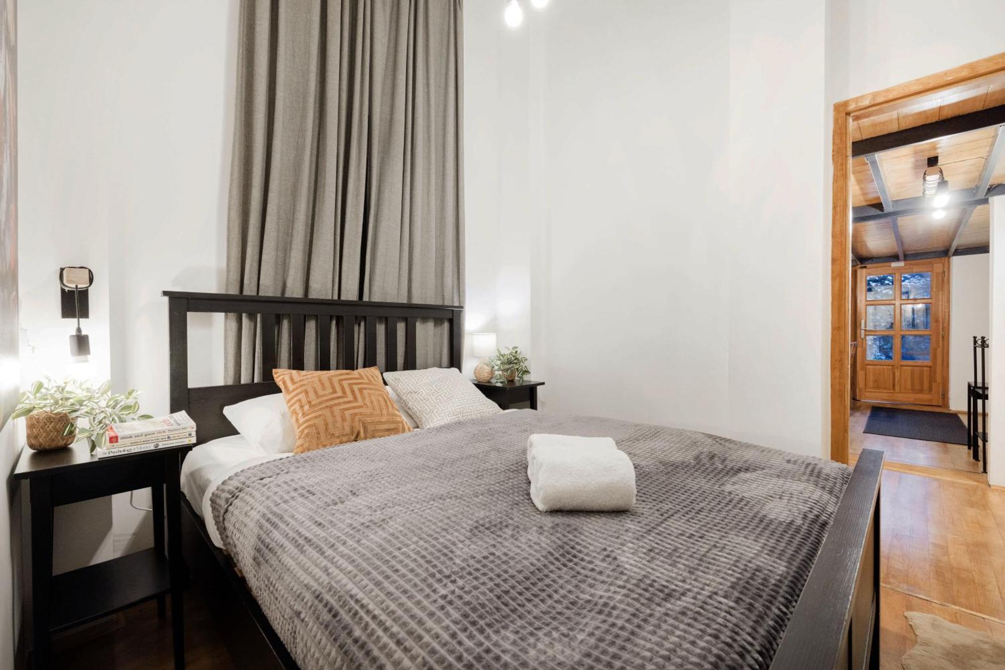 Wellness Wonderland: Garden, Sauna, Jacuzzi In Cbd ブダペスト エクステリア 写真