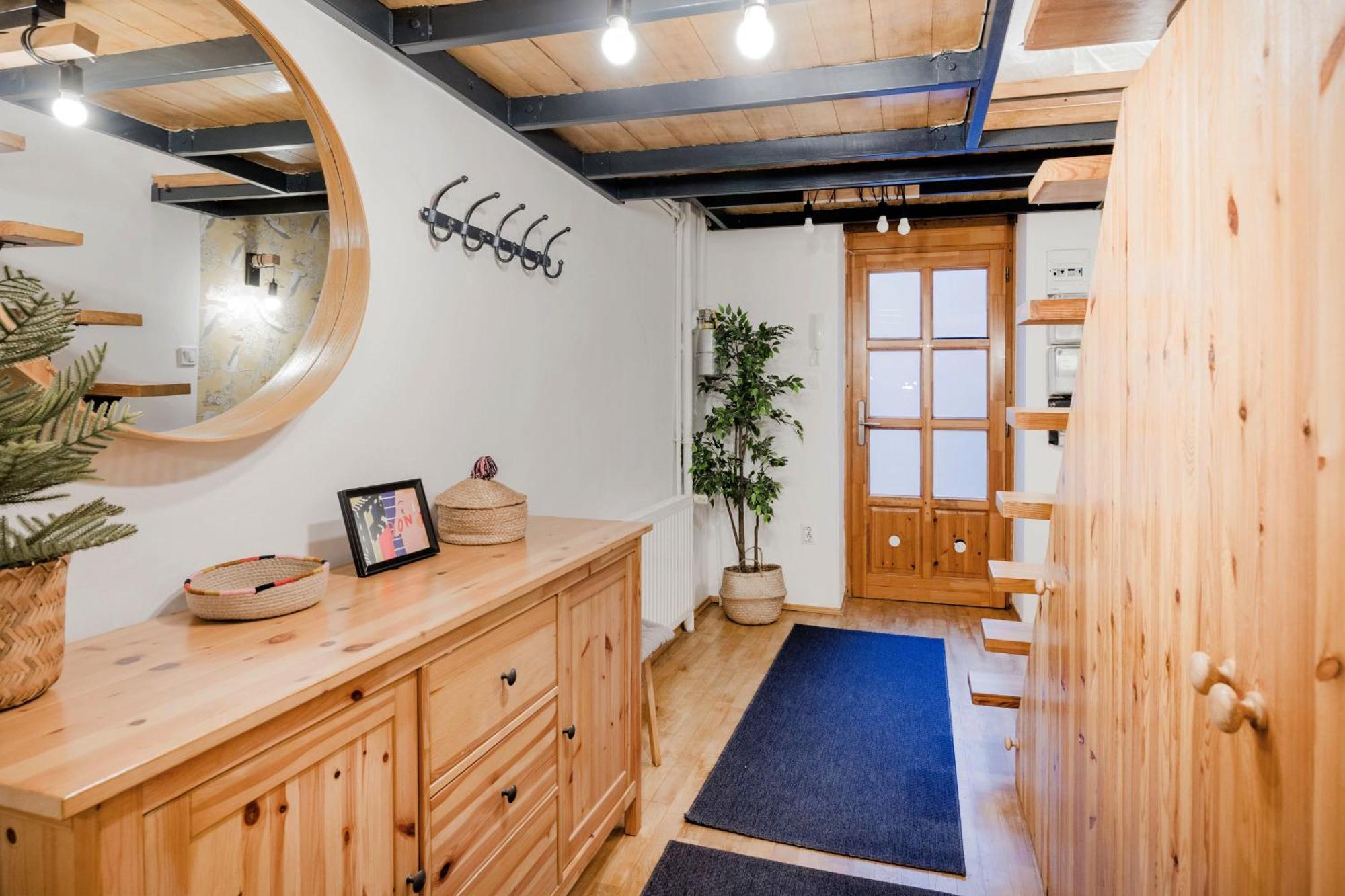 Wellness Wonderland: Garden, Sauna, Jacuzzi In Cbd ブダペスト エクステリア 写真