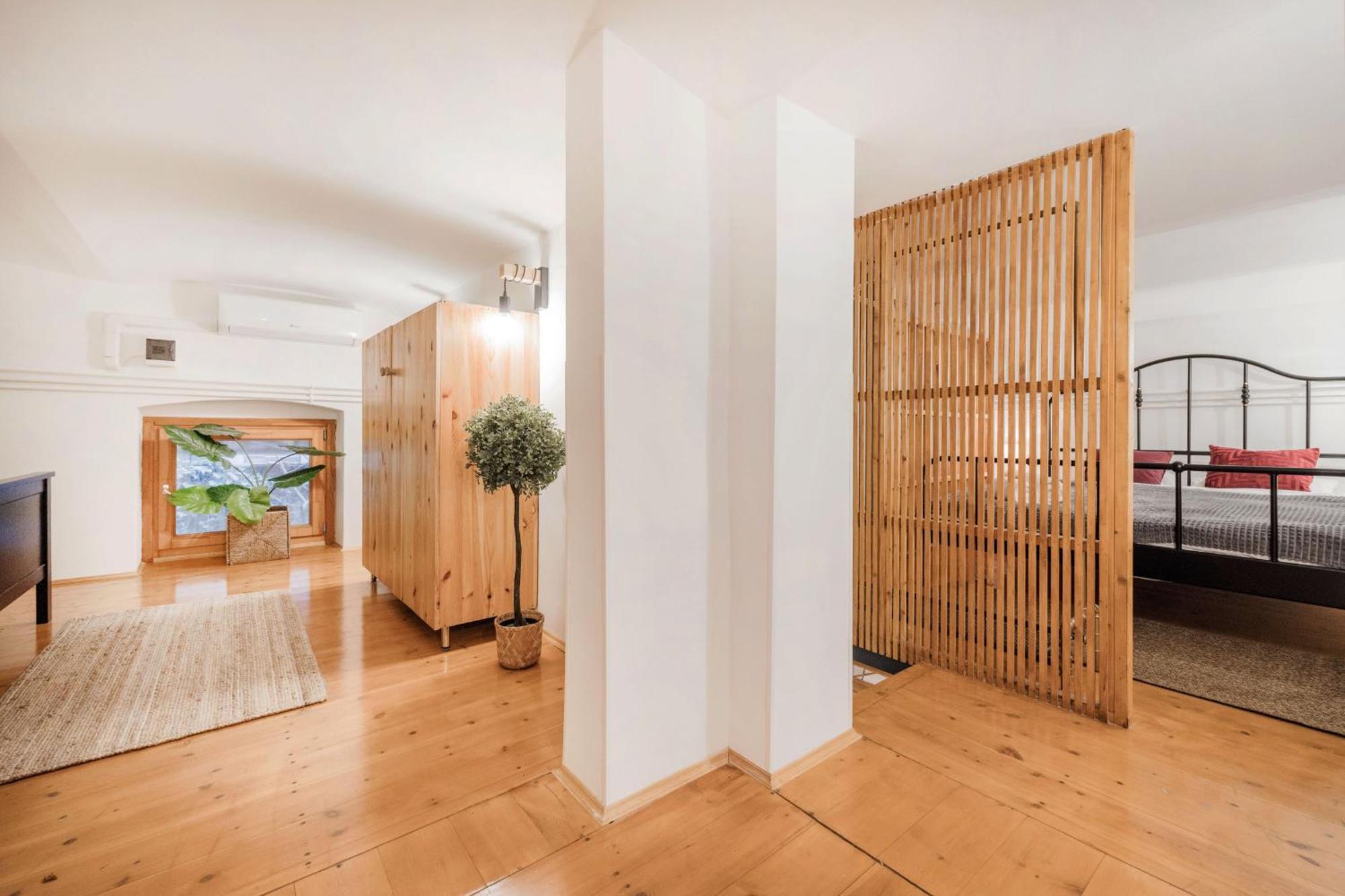 Wellness Wonderland: Garden, Sauna, Jacuzzi In Cbd ブダペスト エクステリア 写真